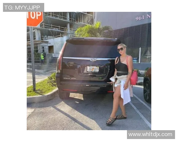 足球明星与妻子携手共度甜蜜时光展现幸福生活的点滴瞬间 足球明星与妻子携手共度甜蜜时光展现幸福生活的点滴瞬间